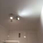 Plafond rénové salle de bain